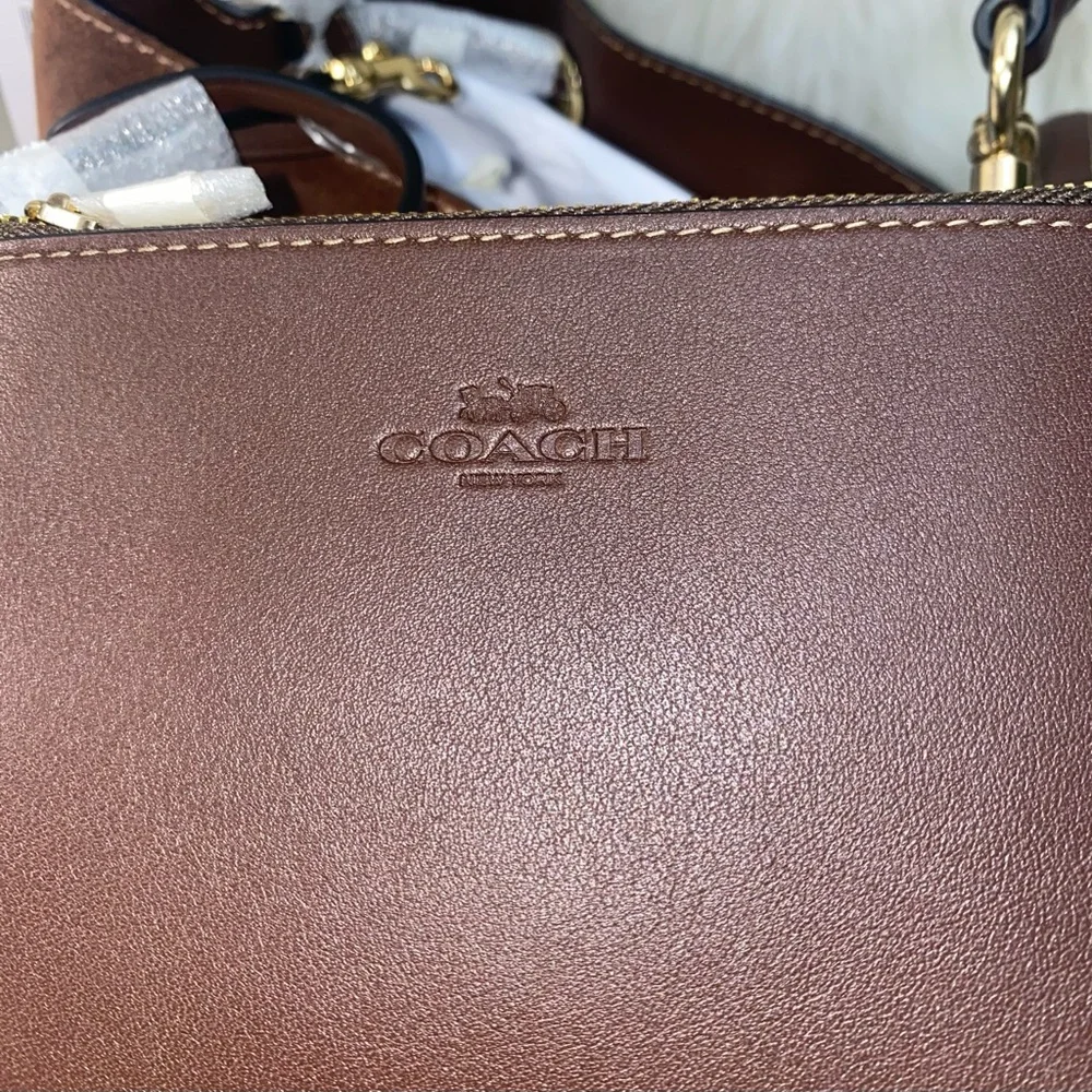 Coach 🤎 Rowan Bucket Bag in Suede New